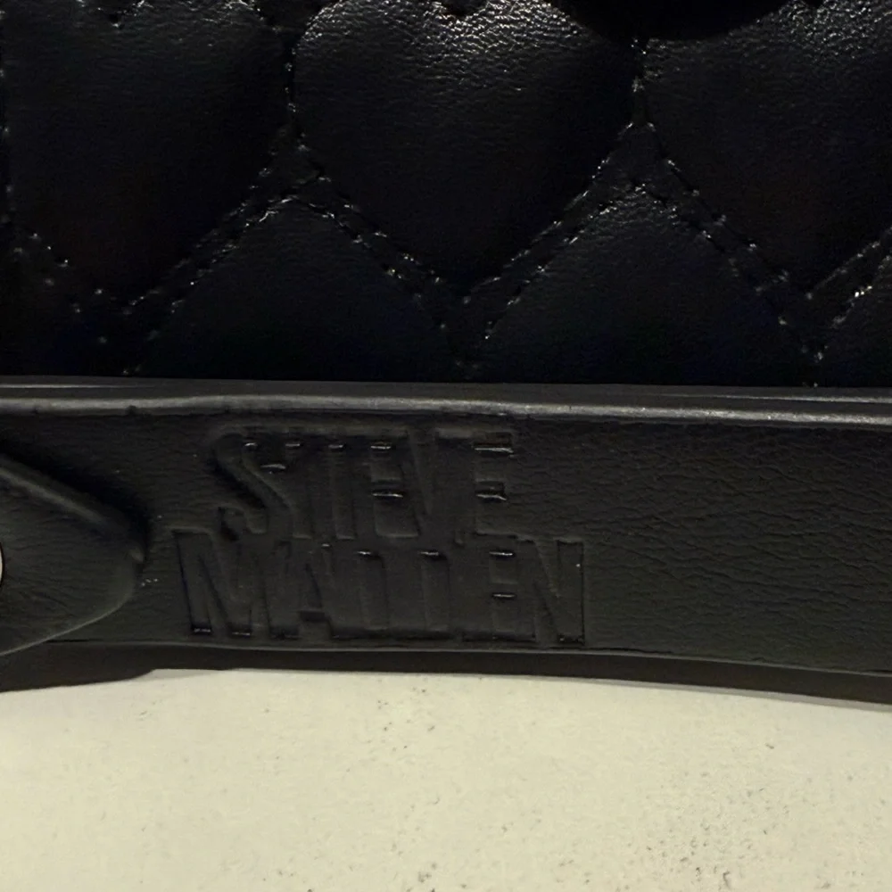 Steve‎ Madden Quilted Heart Wallet